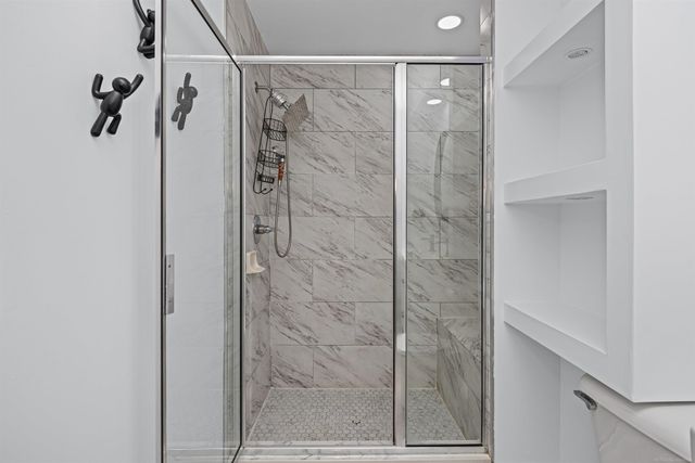 49143 W WOODS Drive, Shelby Twp, MI 48317