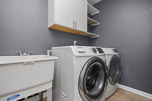 49143 W WOODS Drive, Shelby Twp, MI 48317