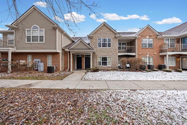 49143 W WOODS Drive, Shelby Twp, MI 48317