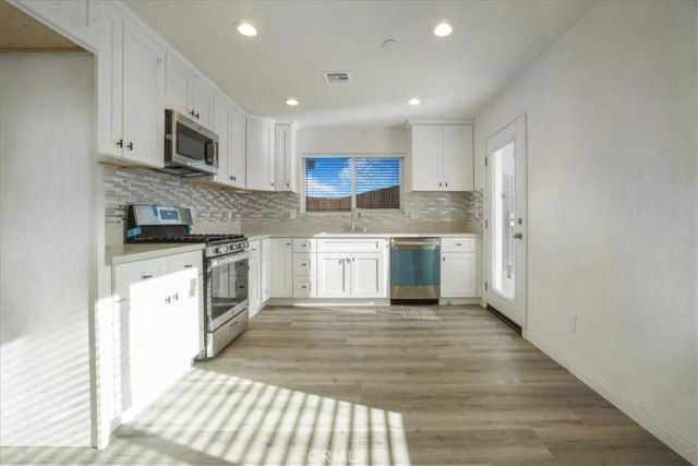 16105 Tawney Ridge Ln, Victorville, CA 92394