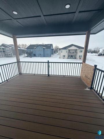 2109 S Red Oak Ave Avenue, Sioux Falls, SD 57110