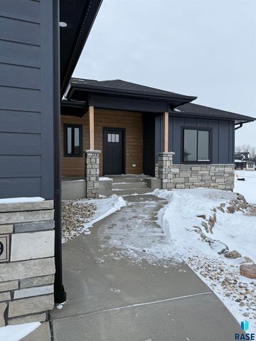 2109 S Red Oak Ave Avenue, Sioux Falls, SD 57110