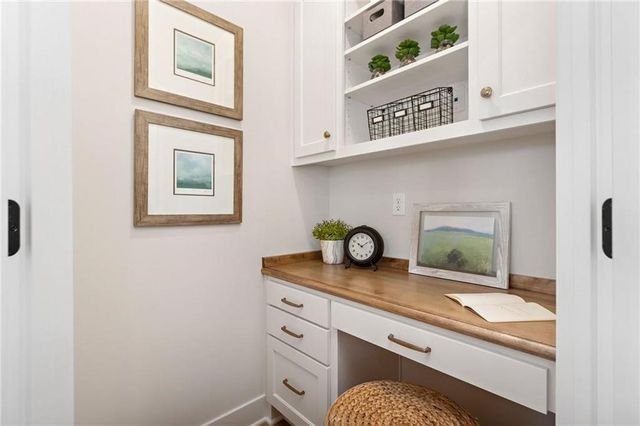 16775 S Hall Street, Olathe, KS 66062