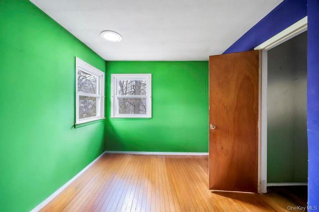 441 Roslyn Road, East Williston, NY 11596