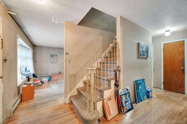 441 Roslyn Road, East Williston, NY 11596