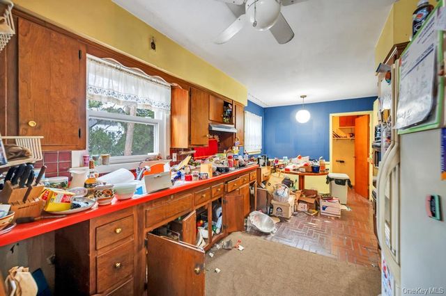 441 Roslyn Road, East Williston, NY 11596