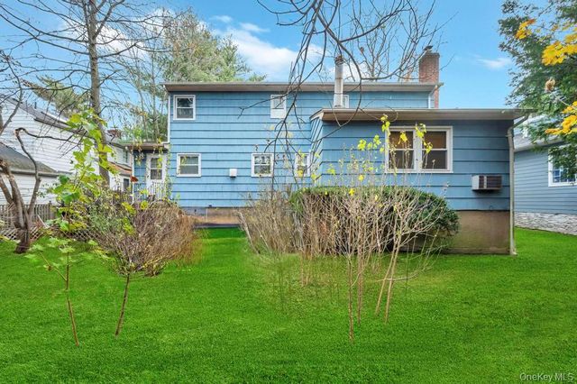 441 Roslyn Road, East Williston, NY 11596