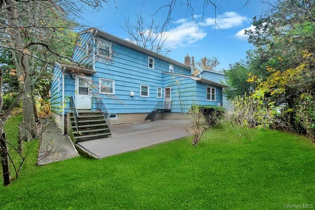 441 Roslyn Road, East Williston, NY 11596