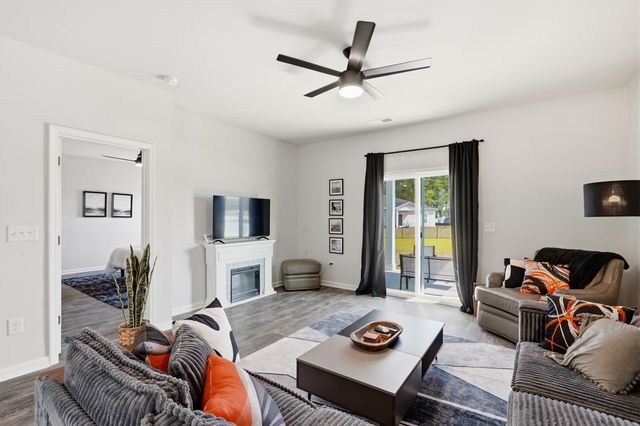 1329 Palm Springs Paloma Dr, Longs, SC 29568