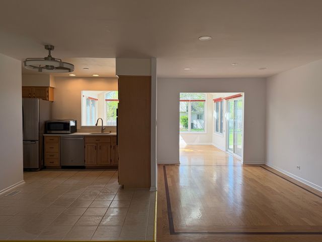 1161 Parker Lane, Buffalo Grove, IL 60089