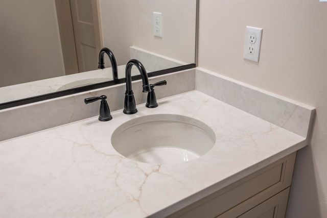 7008 Grange St, Kennewick, WA 99338