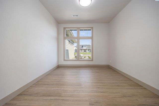 7008 Grange St, Kennewick, WA 99338