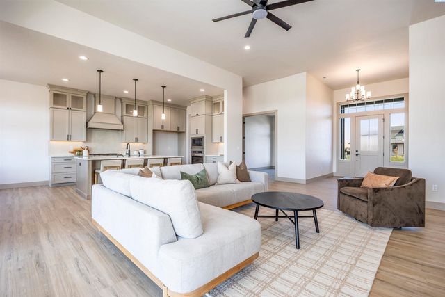 7008 Grange St, Kennewick, WA 99338