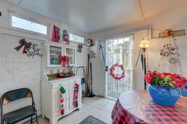 2200 SW 42nd Way, Fort Lauderdale, FL 33317