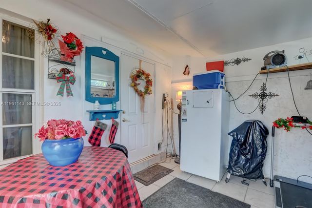 2200 SW 42nd Way, Fort Lauderdale, FL 33317