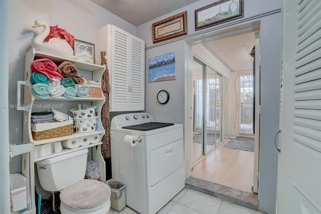 2200 SW 42nd Way, Fort Lauderdale, FL 33317