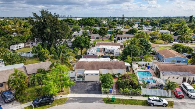 2200 SW 42nd Way, Fort Lauderdale, FL 33317