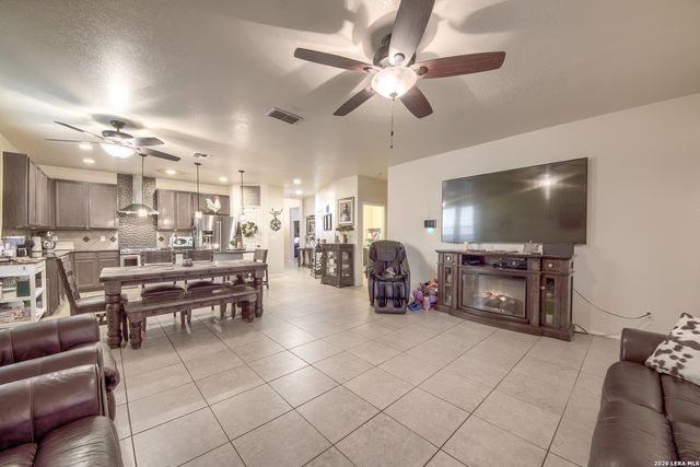 10727 Bushbuck Field, San Antonio, TX 78245