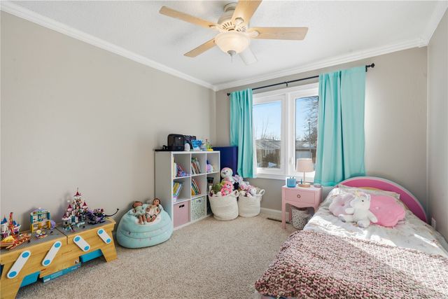 3270 28th Ave, Marion, IA 52302