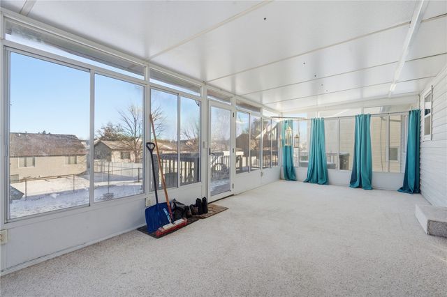 3270 28th Ave, Marion, IA 52302