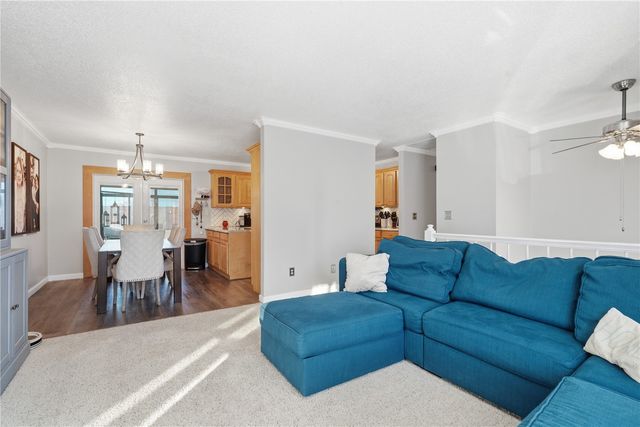 3270 28th Ave, Marion, IA 52302