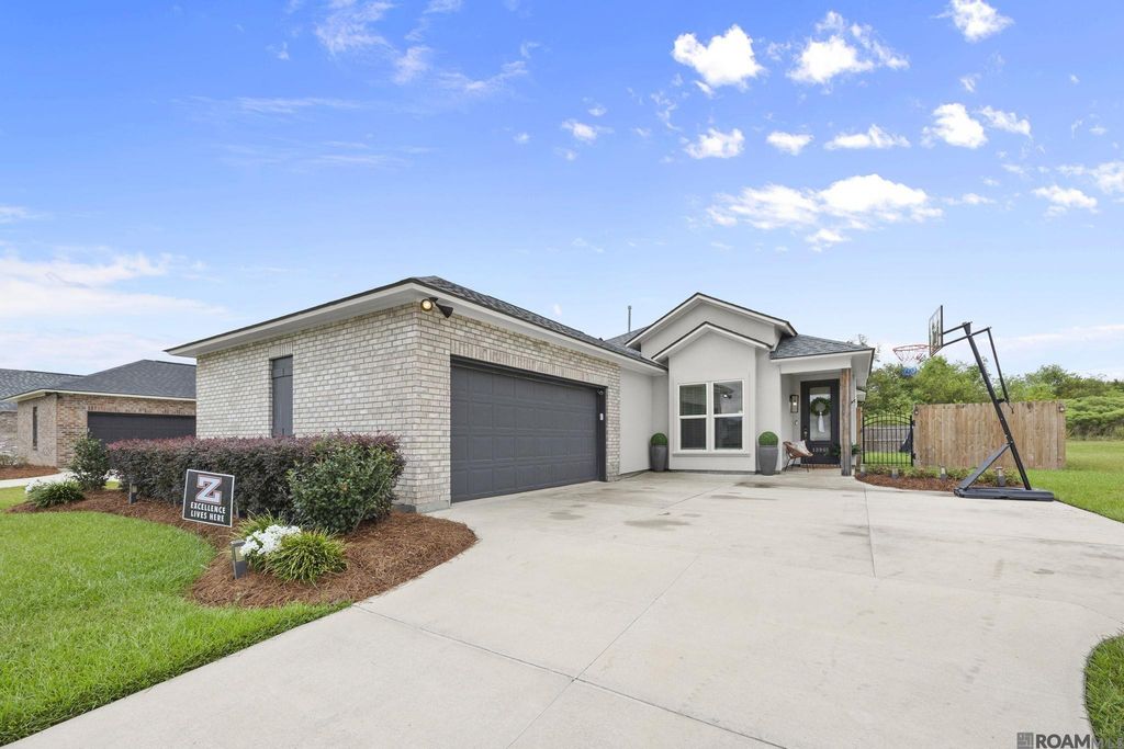 18946 PHARLAP WAY, Zachary, LA 70791