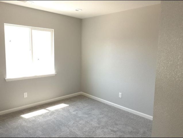 1065 Vermont Ave, Turlock, CA 95380