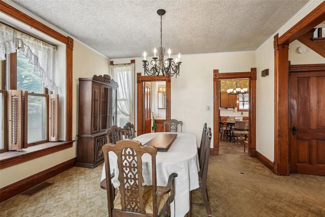 509 E Robinson Street, Knoxville, IA 50138