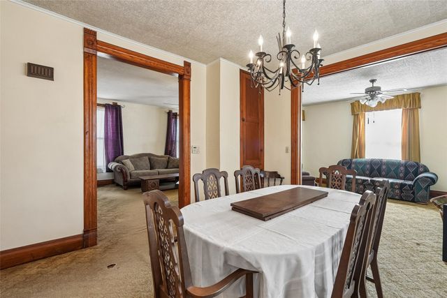 509 E Robinson Street, Knoxville, IA 50138