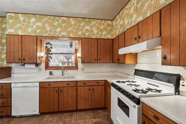 509 E Robinson Street, Knoxville, IA 50138