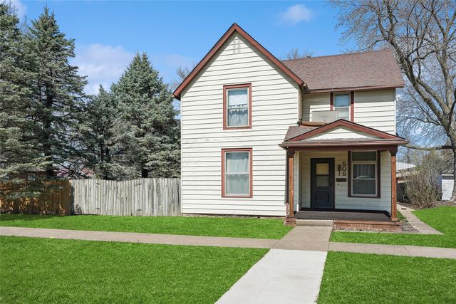 509 E Robinson Street, Knoxville, IA 50138