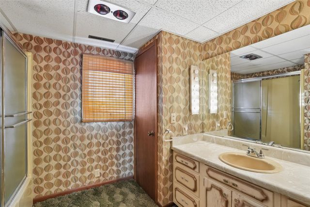 509 E Robinson Street, Knoxville, IA 50138