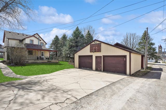 509 E Robinson Street, Knoxville, IA 50138