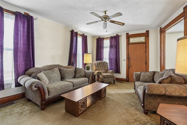 509 E Robinson Street, Knoxville, IA 50138