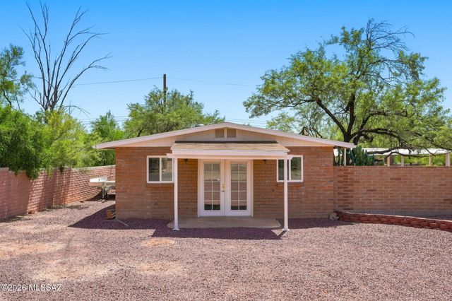 1045 W San Miguel Circle, Tucson, AZ 85704