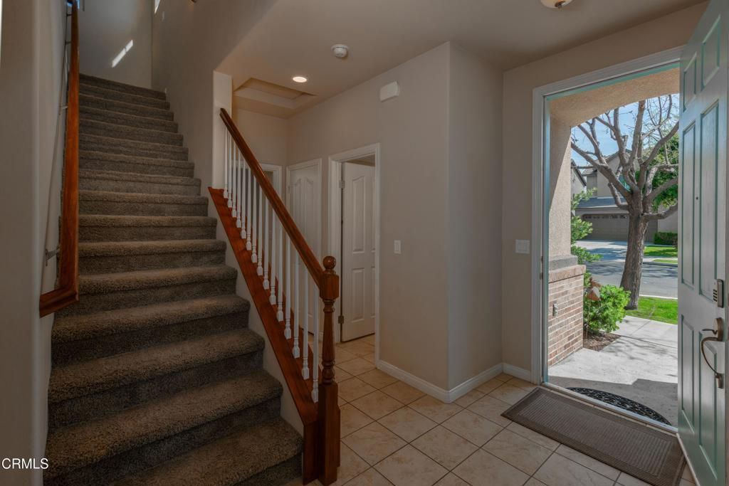 Image 10 of property listing at 1927 Holt Rinehart Avenue, Bakersfield, CA 93311