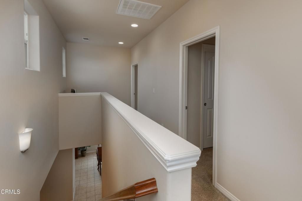 Image 16 of property listing at 1927 Holt Rinehart Avenue, Bakersfield, CA 93311