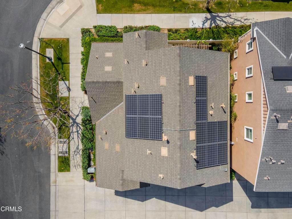 Image 2 of property listing at 1927 Holt Rinehart Avenue, Bakersfield, CA 93311