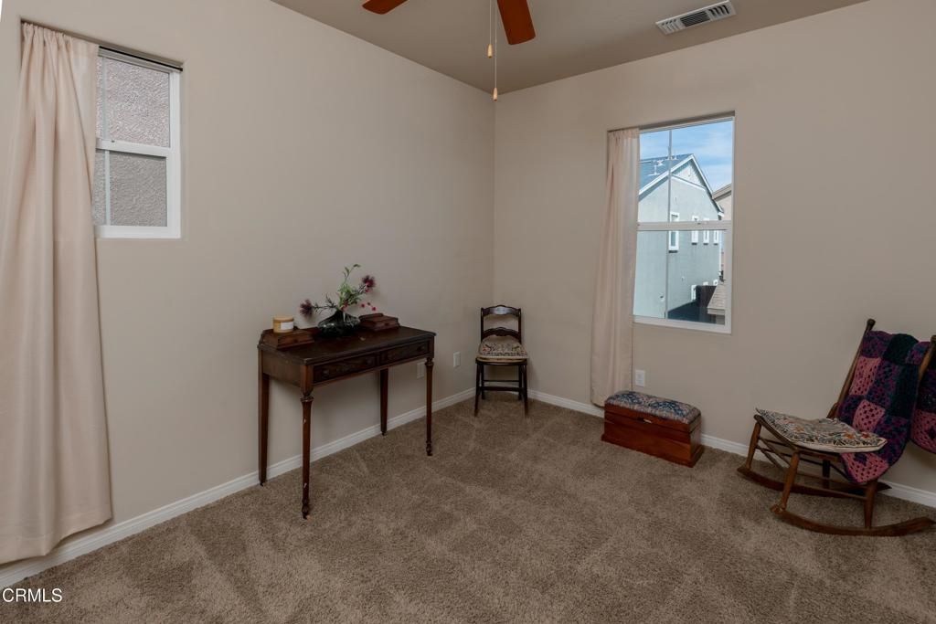 Image 21 of property listing at 1927 Holt Rinehart Avenue, Bakersfield, CA 93311