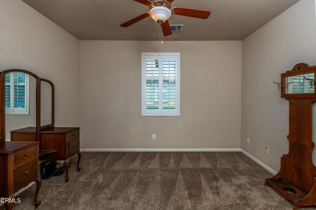 Image 23 of property listing at 1927 Holt Rinehart Avenue, Bakersfield, CA 93311