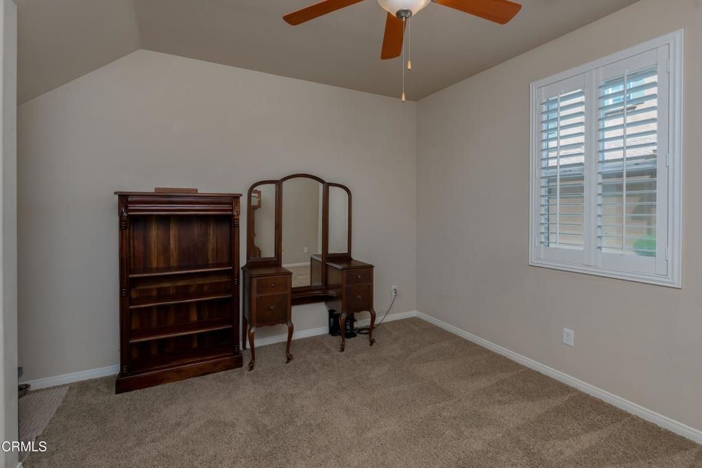 Image 24 of property listing at 1927 Holt Rinehart Avenue, Bakersfield, CA 93311