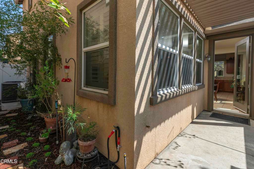 Image 29 of property listing at 1927 Holt Rinehart Avenue, Bakersfield, CA 93311