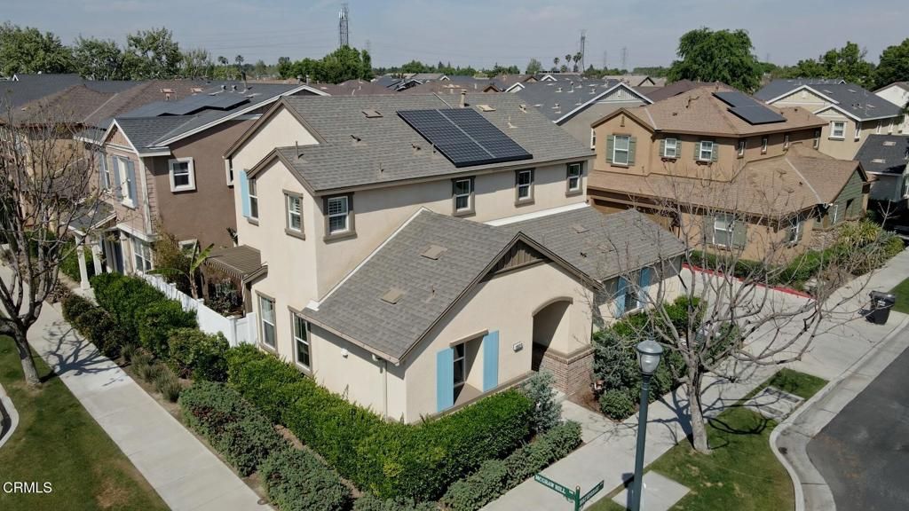 Image 30 of property listing at 1927 Holt Rinehart Avenue, Bakersfield, CA 93311