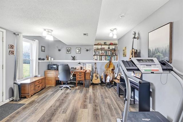 15510 Iron Creek Court, Basehor, KS 66007