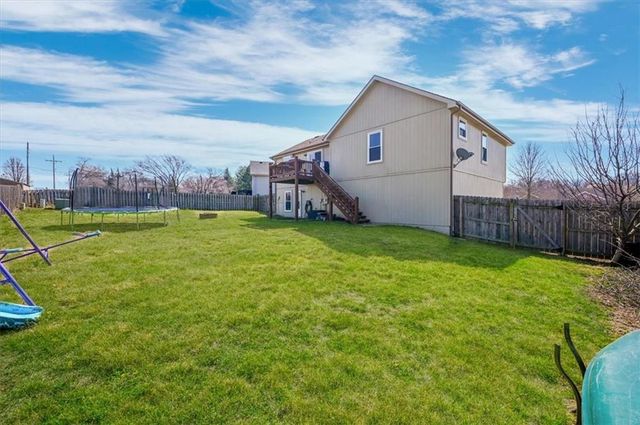 15510 Iron Creek Court, Basehor, KS 66007