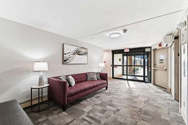 2601 Kenzie Terrace 425, Saint Anthony, MN 55418