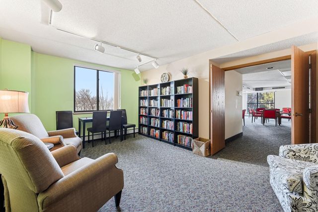 2601 Kenzie Terrace 425, Saint Anthony, MN 55418