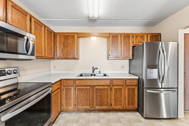 2601 Kenzie Terrace 425, Saint Anthony, MN 55418