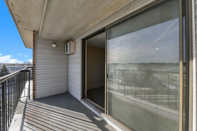 2601 Kenzie Terrace 425, Saint Anthony, MN 55418