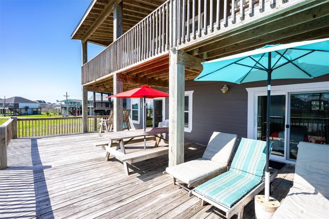 821 Salt Cedar Lane, Port Bolivar, TX 77650